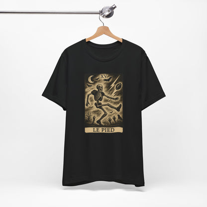 Le Pied (The Foot) Kicker | Gridiron Tarot Skeleton Tee